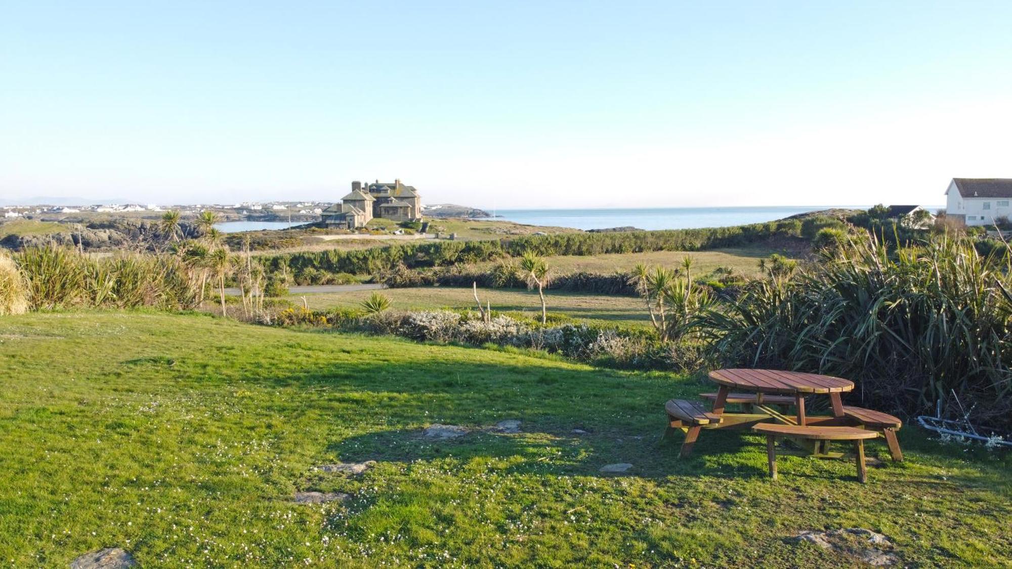 Lagoon View - Sea View- Pet Friendly - 2 Bed Apt - En-Suite Trearddur Dış mekan fotoğraf