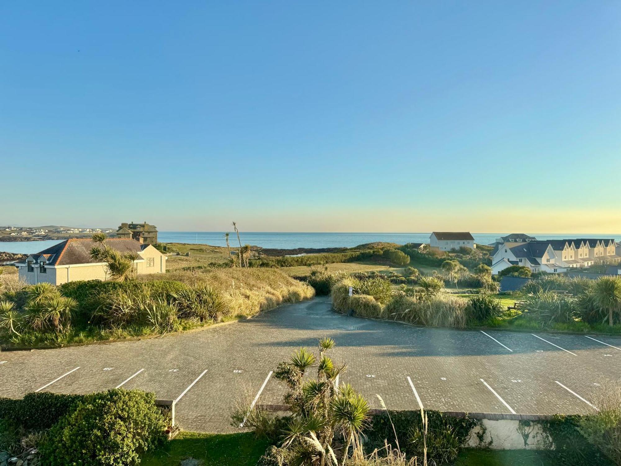 Lagoon View - Sea View- Pet Friendly - 2 Bed Apt - En-Suite Trearddur Dış mekan fotoğraf