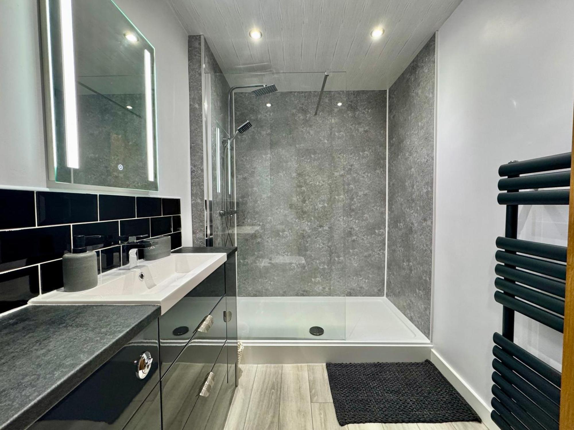 Lagoon View - Sea View- Pet Friendly - 2 Bed Apt - En-Suite Trearddur Dış mekan fotoğraf