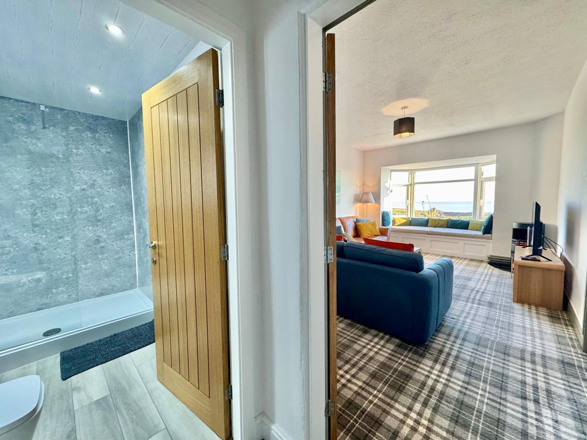 Lagoon View - Sea View- Pet Friendly - 2 Bed Apt - En-Suite Trearddur Dış mekan fotoğraf
