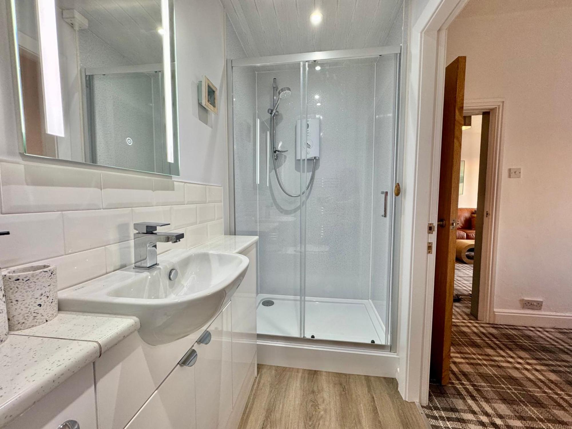Lagoon View - Sea View- Pet Friendly - 2 Bed Apt - En-Suite Trearddur Dış mekan fotoğraf